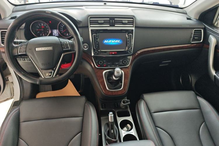 Used Haval H6 2015 Revised Version Sport Edition 1.5T Manual Transmission Two-Wheel Drive Elite Grade
