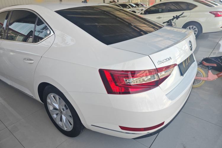 Used Skoda Superb 2018 TSI330 DSG Comfort Edition China V Standard Exterior 4