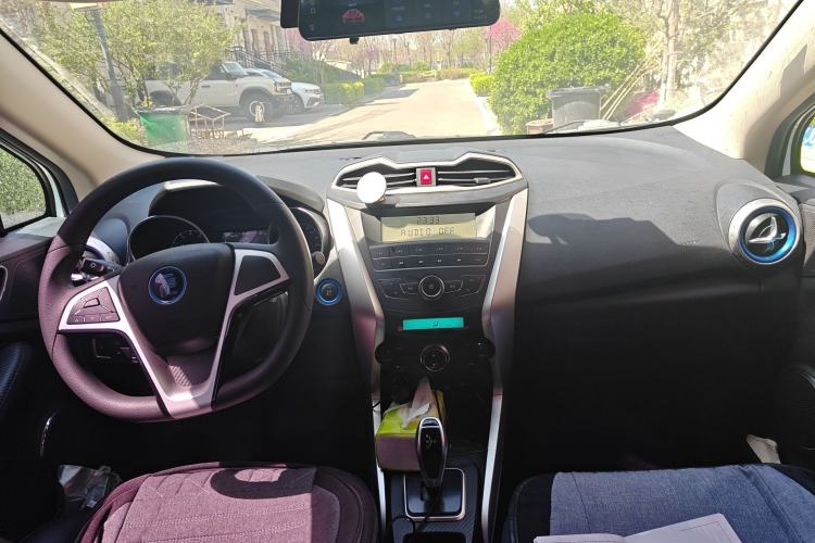 Used BYD Yuan New Energy 2019 EV360 Smart Connect Leading Model Center Console