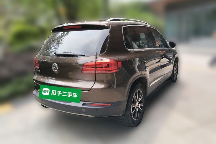 Used Volkswagen Tiguan 2013 1.8 TSI Automatic All-Wheel Drive Luxury Model Rear Right 45 Deg