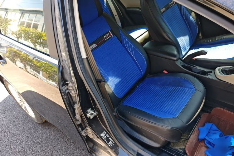 Used Buick GT 2015 15N Automatic Elite Version Right Front Seat