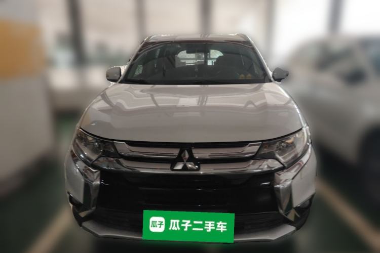 Used Mitsubishi Outlander 2016 2.4L 4x4 Luxury Edition 7-Seater
