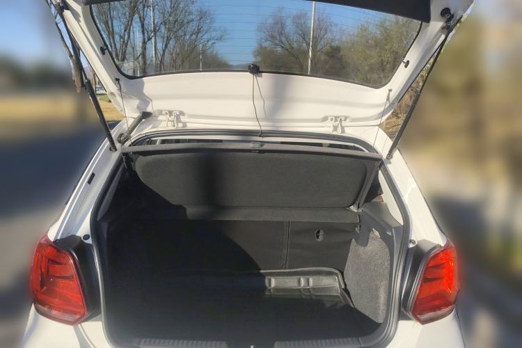 Used Volkswagen Polo 2014 1.6L Manual Comfort Edition