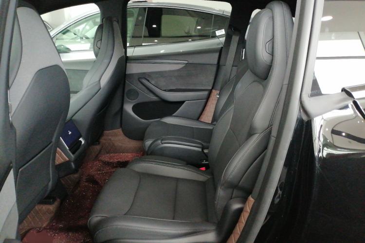 Used Tesla Model Y L 2025 Model Long-Range All-Wheel-Drive Version