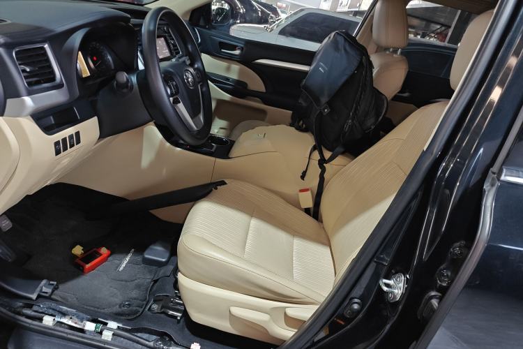 Used Toyota Highlander 2021 2.0T Two-Wheel Drive Elite Version 7-Seater Left Front Seat