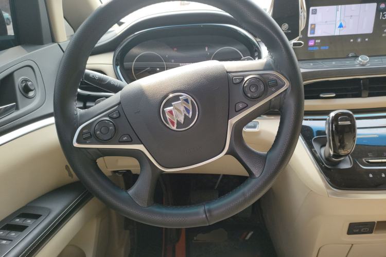 Used Buick GL8 2023 Facelifted Land Cruiser Executive Luxury Version