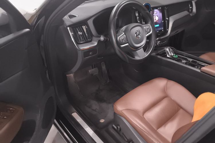 Used Volvo XC60 2024 B5 4x4 Smart Luxury Edition