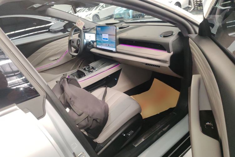 Used Geely Galaxy 8 2025 130km EM-i Flagship Edition Right Front Seat