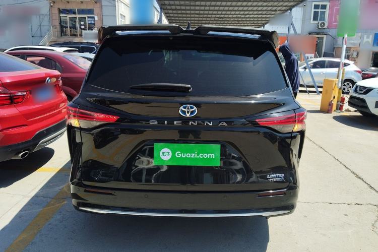 Used Toyota SIENNA 2021 2.5L Hybrid Premium Edition
