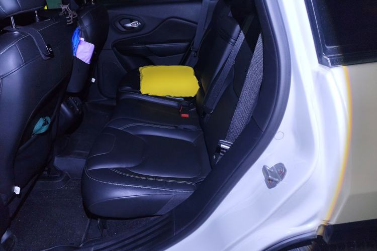 Used Jeep Cherokee 2017 2.0L Superior Edition
