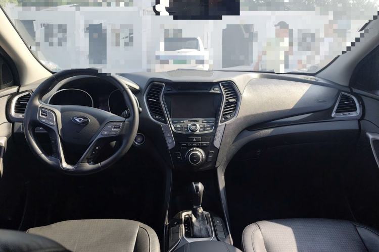 Used Hyundai Santa Fe Classic 2013 3.0L 4x4 Comfort Edition with Navigation 7 Seats Euro IV
