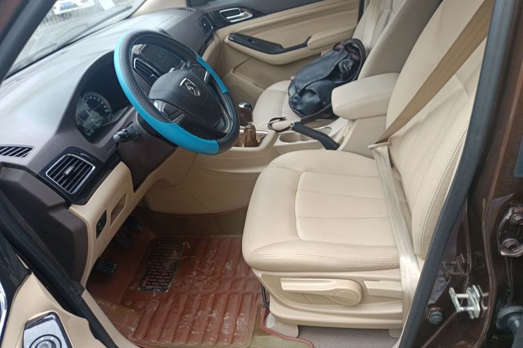 Used Baojun 730 2014 1.5L manual Comfort version 7 seats
