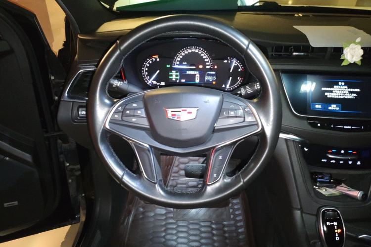 Used Cadillac XT5 2018 28E Four-Wheel Drive Tech Version