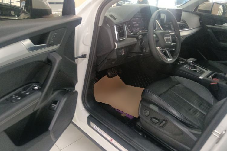 Used Audi Q5L 2020 Updated 40 TFSI Prestige Fashion Edition Driver Seat