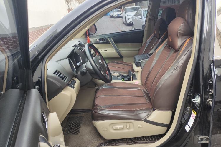 Used Toyota Highlander 2011 2.7L Two-Wheel Drive 7-Seater Luxury Edition Left Front Seat