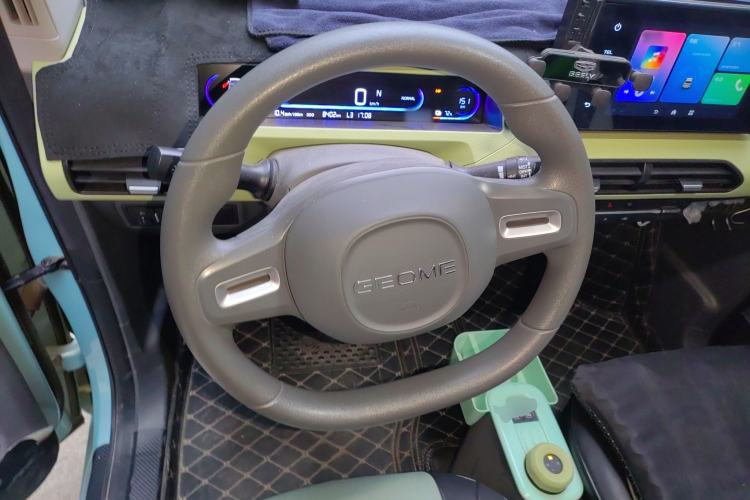 Used Geely Galaxy Panda 2023 Panda Mini 200km Endurance Bear
