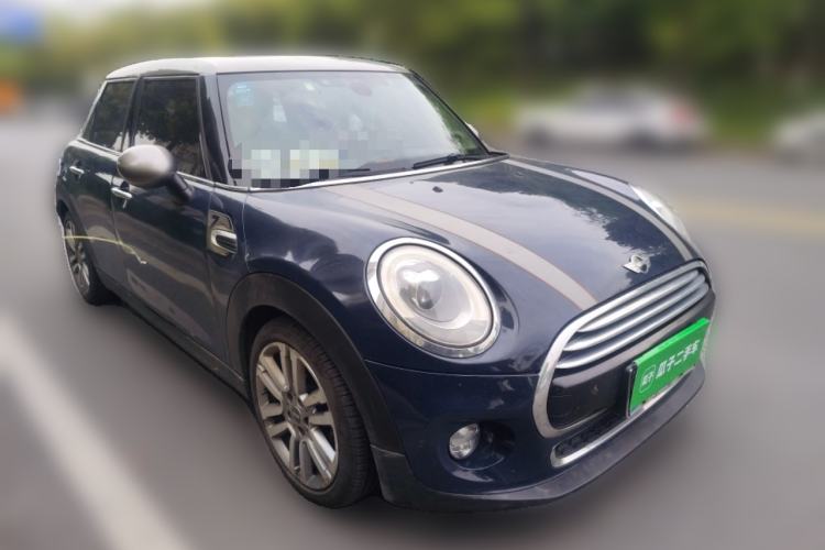 Used MINI 2016 1.5T COOPER SEVEN Five-Door Edition Front Right 45 Deg