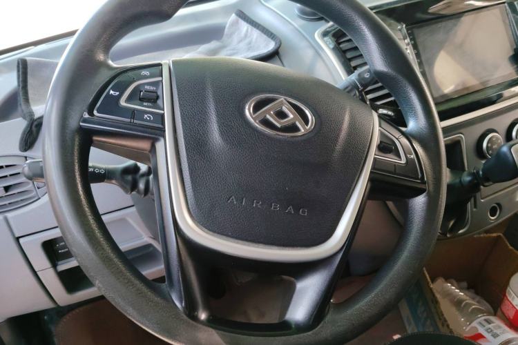 Used SAIC MAXUS Xintu V80 2023 2.0T Manual Classic Aoyuntong Power Version Short Wheelbase Ultra-Low Roof 5/6-Seater
