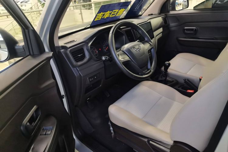 Used Wuling Hongguang V 2019 1.5L Jingqu Version China VI LAR