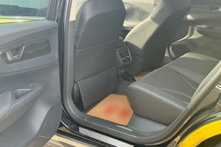 Used Hongqi E-QM5 2022 431 km Charge & Enjoy Edition