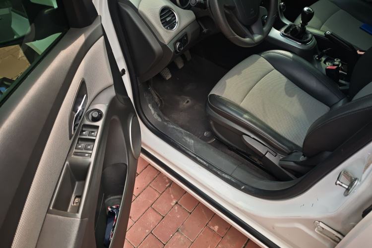 Used Chevrolet Cruze 2012 1.6L SE MT
