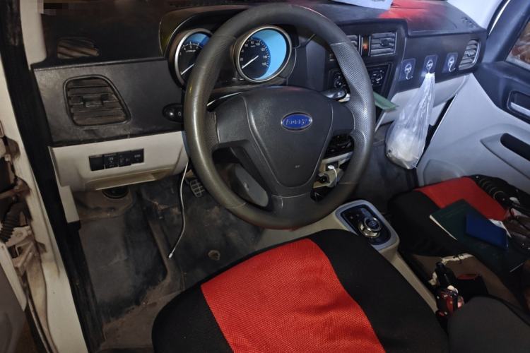 Used Karry Youyou EV 2019 Revised Version Comfortable Type SQR5032 Center Console