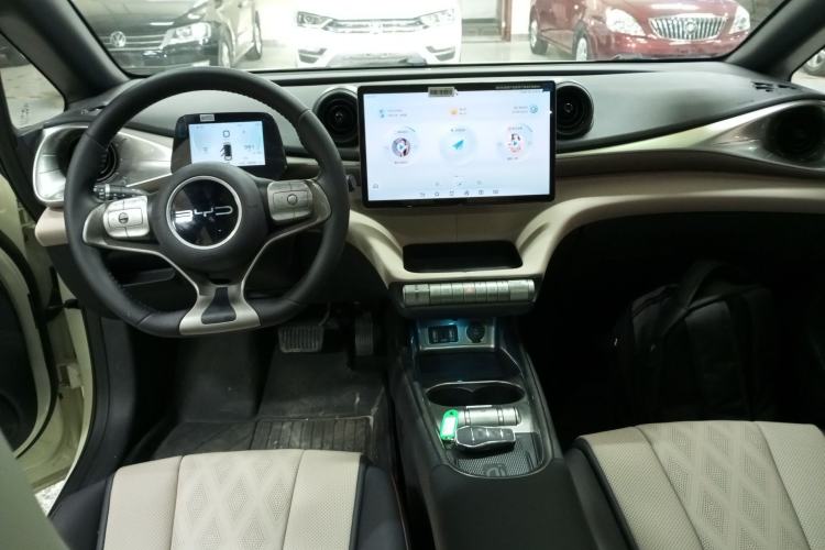 Used BYD Dolphin 2023 420 km Fashion Edition
