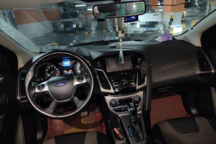 Used Ford Focus 2012 Sedan 1.6L Automatic Fashion Edition
