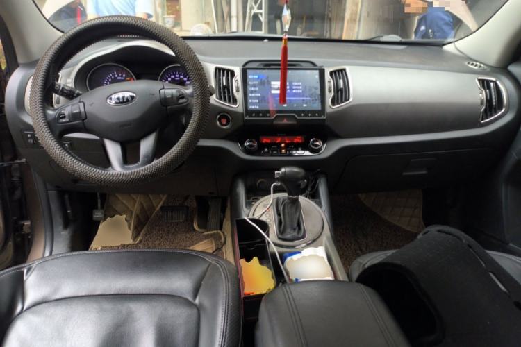 Used Kia Sportage R 2015 2.0L Automatic Two-Wheel Drive DLX Model Center Console