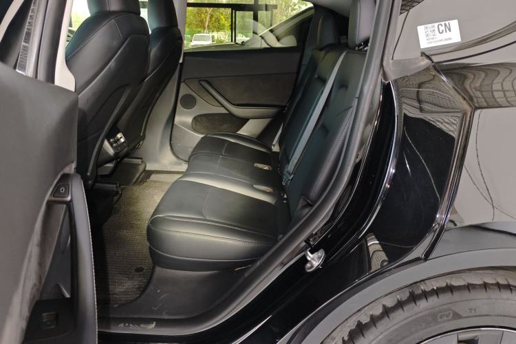 Used Tesla Model Y 2023 Long-Range All-Wheel-Drive Version