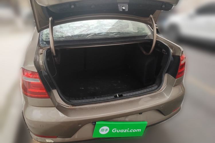 Used Volkswagen Bora 2014 1.6L Automatic Fashion Model Trunk