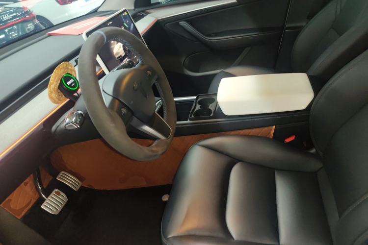 Used Tesla Model Y 2024 Long-Range All-Wheel-Drive Version
