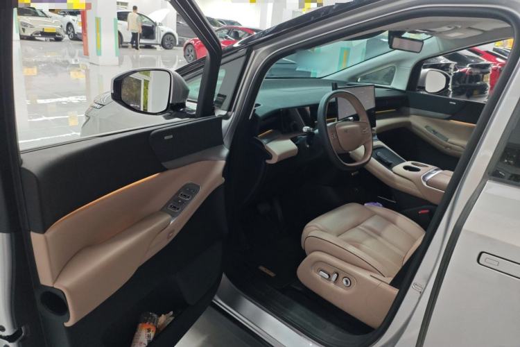 Used XPeng X9 2024 702 Ultra-Long Range Max Driver Seat