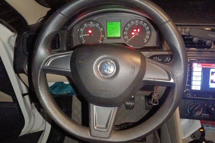 Used Skoda Rapid 2015 1.6L Manual Smart Selection Model