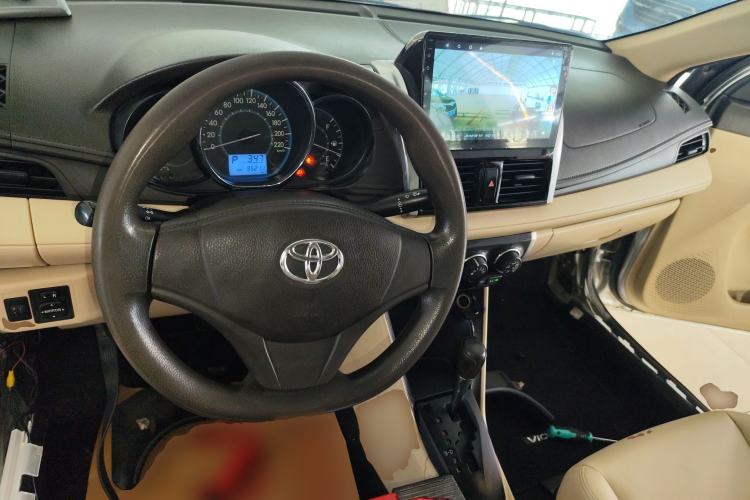 Used Toyota Vios 2014 1.5L Automatic ZhiZhen Edition Center Console