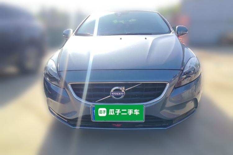 Used Volvo V40 2013 2.0T Zhiya Edition
