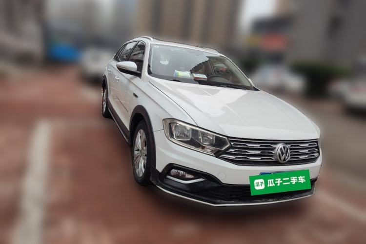 Used Volkswagen C-TREK 2017 1.6L Automatic Comfort Model Front Right 45 Deg