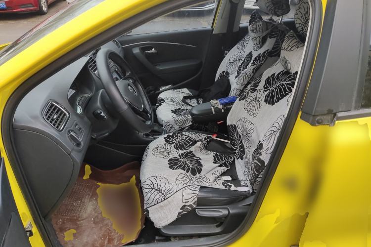 Used Volkswagen Polo 2014 1.6L Automatic Luxury Edition Left Front Seat