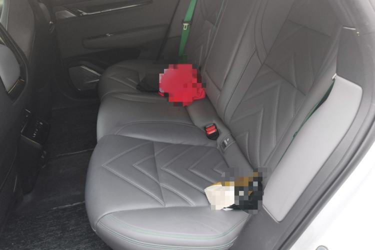 Used Zeekr 001 2022 Ultra-Long Range Dual-Motor YOU Version Interior 4