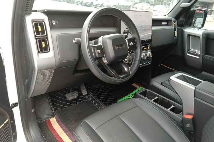 Used iCAR V23 2025 401 Two-Wheel Drive Intelligent Driving Version Center Console