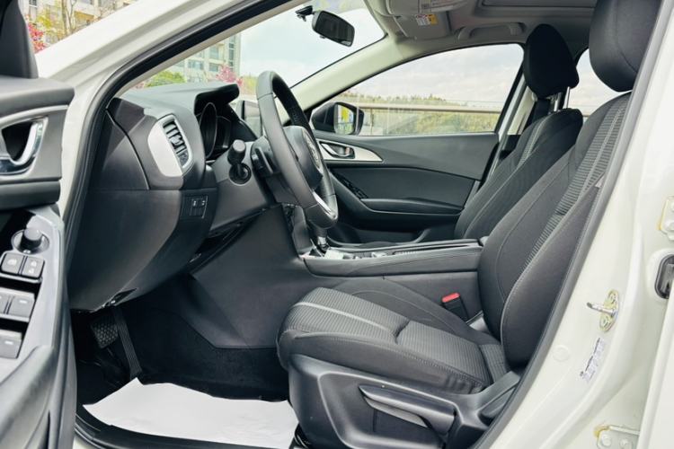 Used Mazda 3 Axela 2019 Cloud-Controlled Version Hatchback 2.0L Automatic Luxury Model China VI Standard