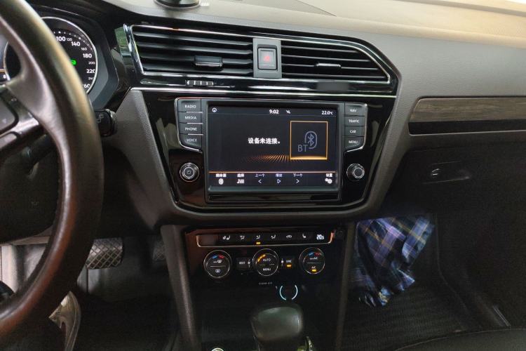 Used Volkswagen Tiguan L 2017 330TSI Automatic Two-Wheel Drive Flagship Edition Audio And AC Panel