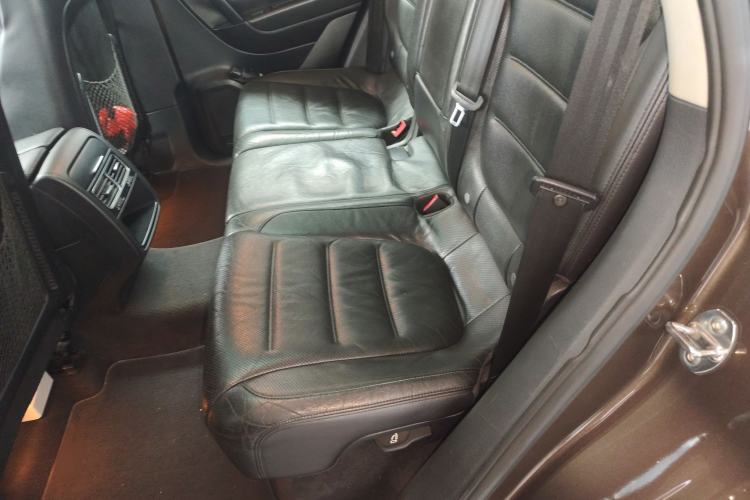 Used Volkswagen Touareg 2011 3.0 TDI Diesel Comfort Version Left Rear Seat