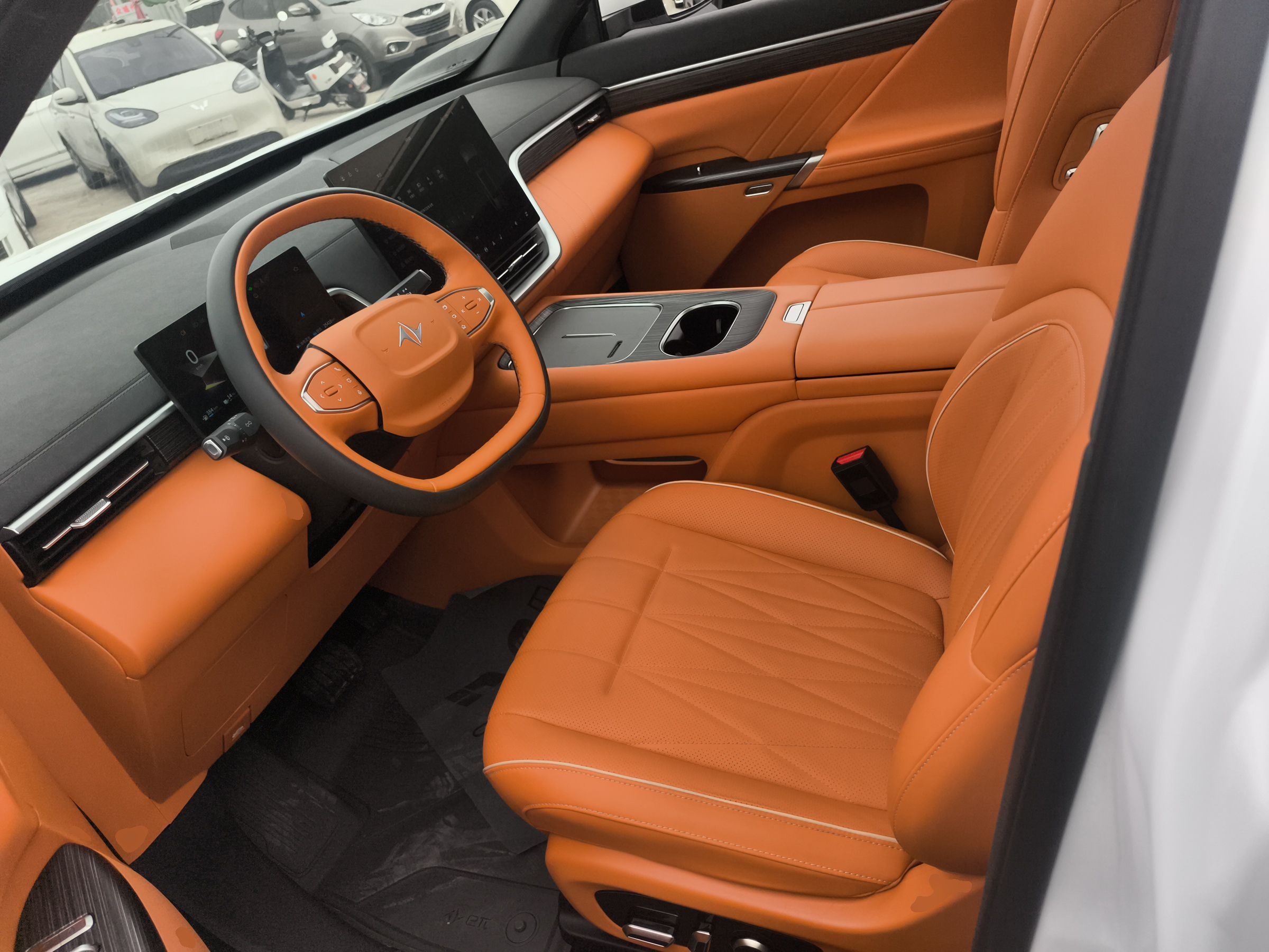 Переднее сиденье в автомобиле