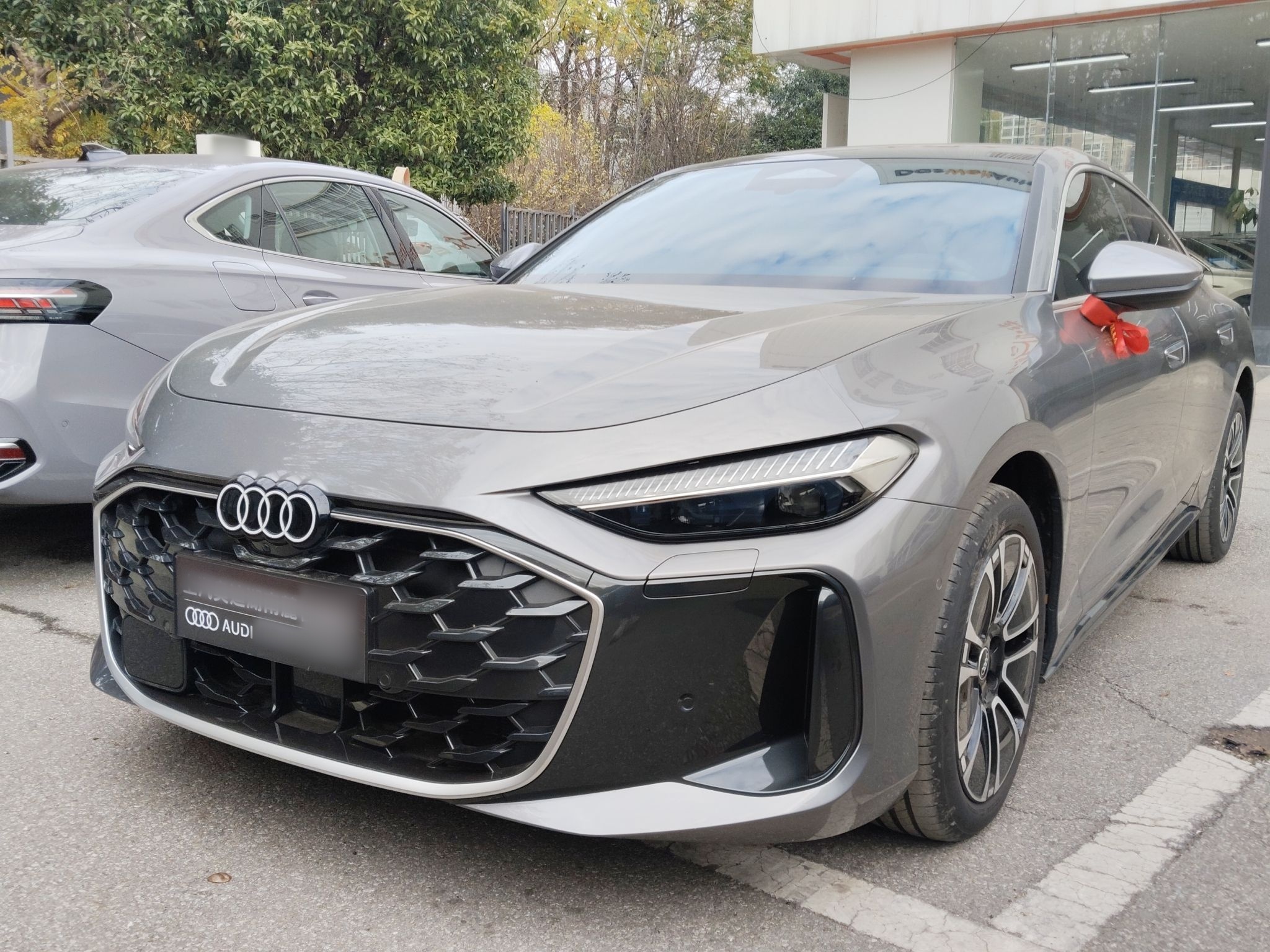 Под передней частью автомобиля