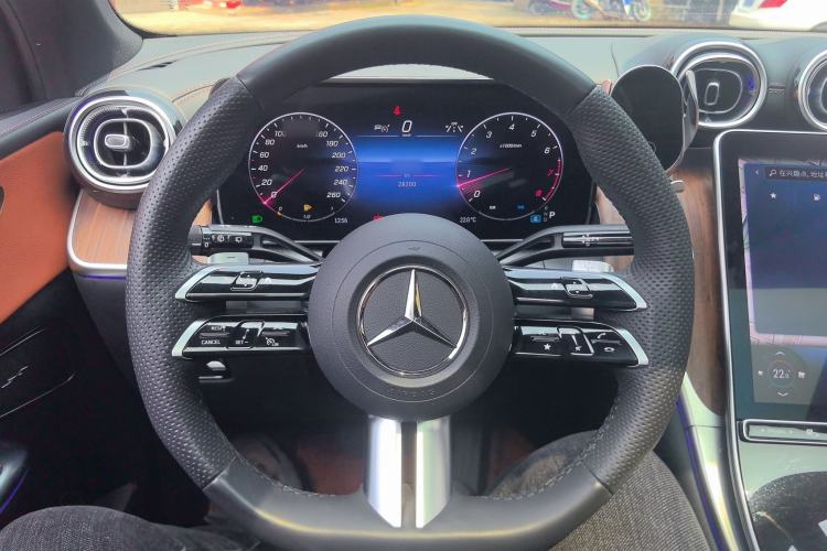 Used Mercedes-Benz GLC 2024 Refreshed GLC 300 L 4MATIC Dynamic Version 5 Seats