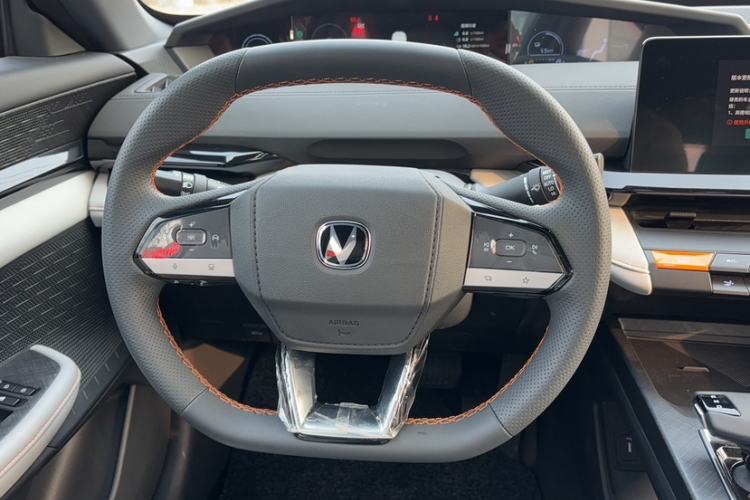 Used CHANGAN UNI-V iDD 2024 Blue Whale Smart Electric iDD 136km Luxury Model
