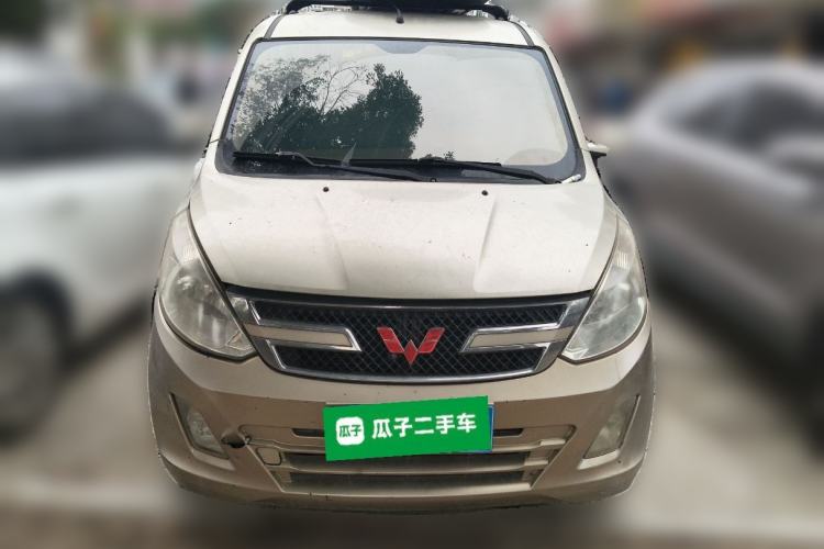 Used Wuling Rongguang V 2015 1.5L Standard Version Front
