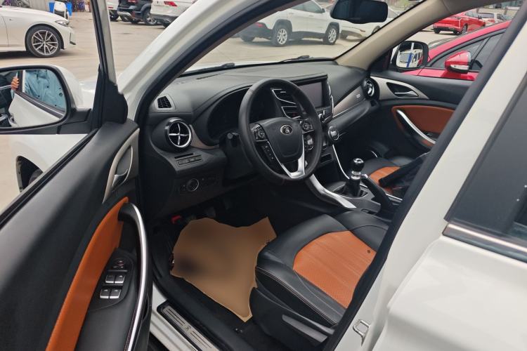 Used BYD Song 2016 Gaishi Edition 1.5TI Manual Haoya Model Driver Seat