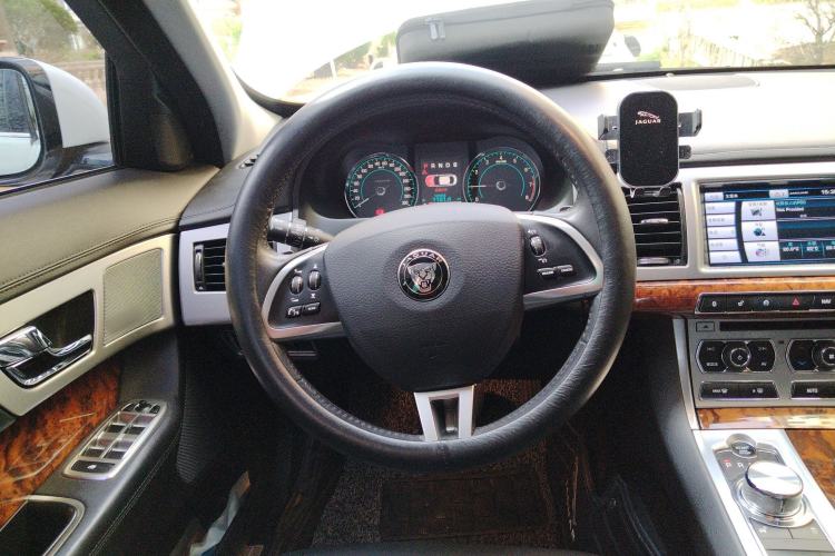 Used Jaguar XF 2014 XF 2.0T Luxury Edition
